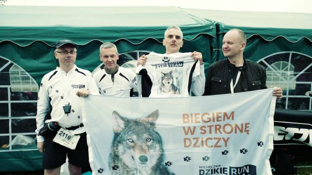 Od lewej Jacek, Tomek, Grzegorz i Łukasz już na mecie w Komańczy, 14 października 2017 r. Fot. Tomasz Chudy